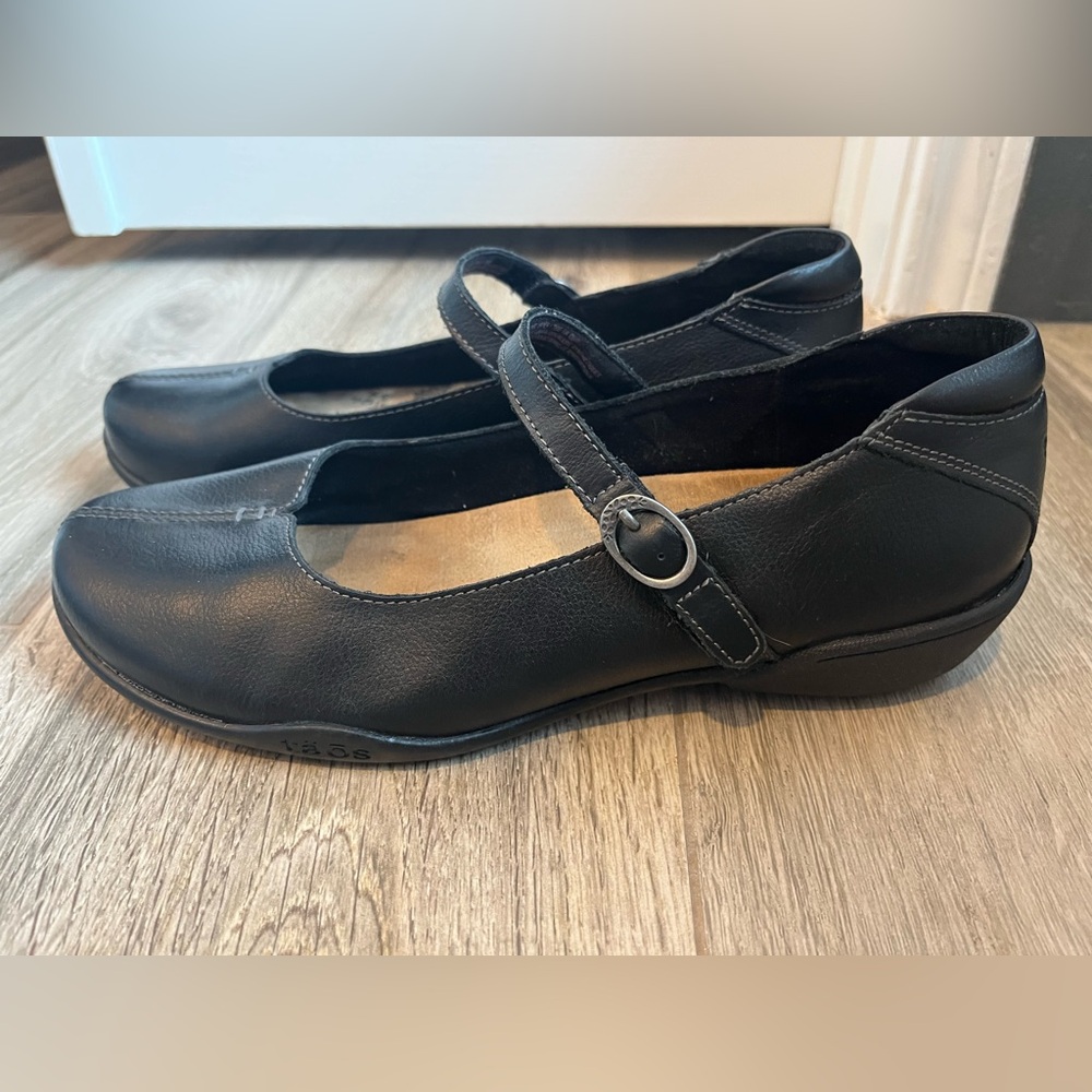 Taos Ta Dah Black Mary Jane Women's Shoes - Picture 2 of 10
